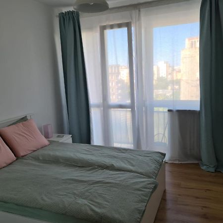 Rene'S Leisure Apartment Бухарест Экстерьер фото