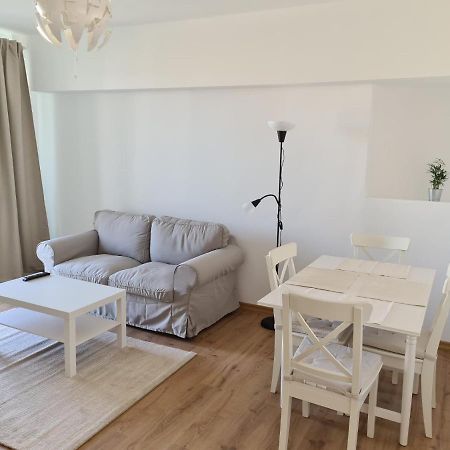 Rene'S Leisure Apartment Бухарест Экстерьер фото