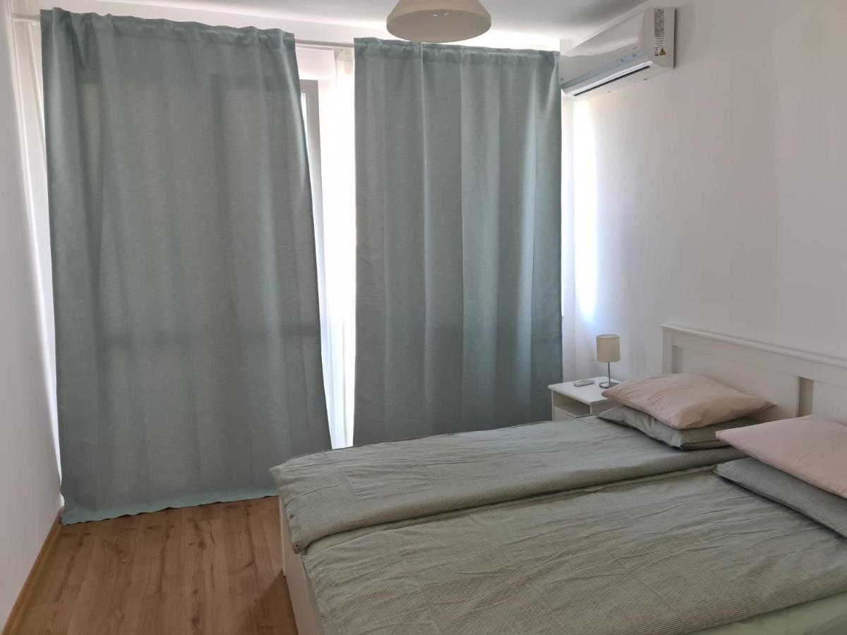 Rene'S Leisure Apartment Бухарест Экстерьер фото