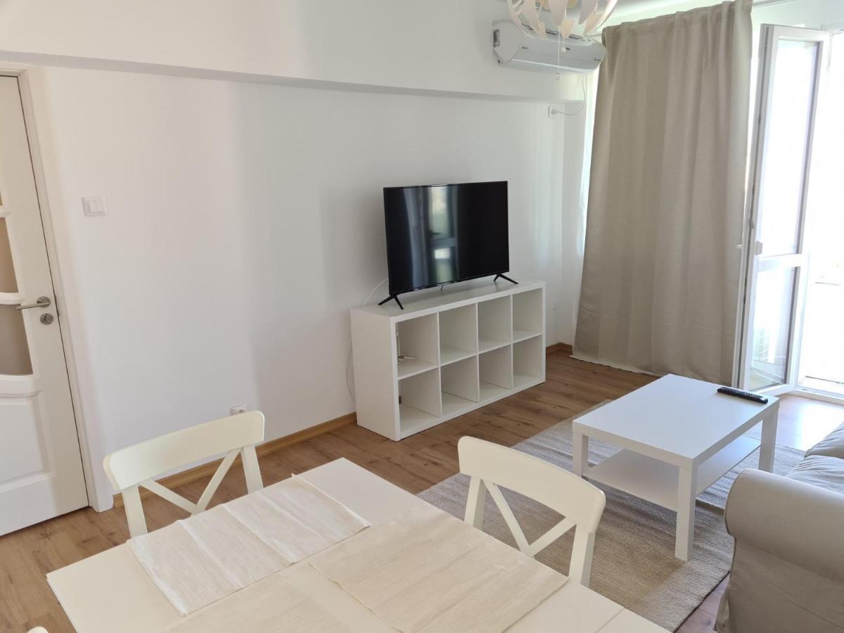 Rene'S Leisure Apartment Бухарест Экстерьер фото