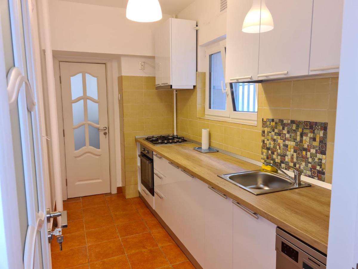 Rene'S Leisure Apartment Бухарест Экстерьер фото
